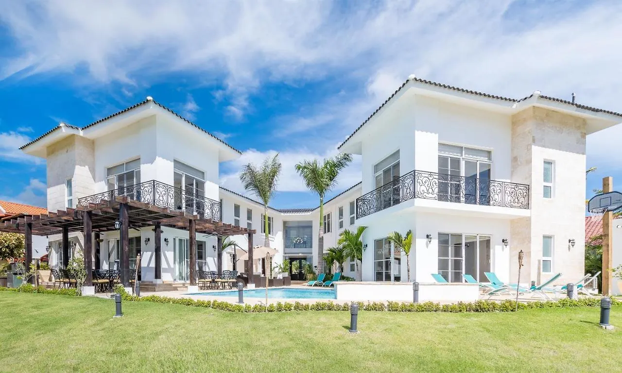 Amazing Private Villa With Chef And Maids location